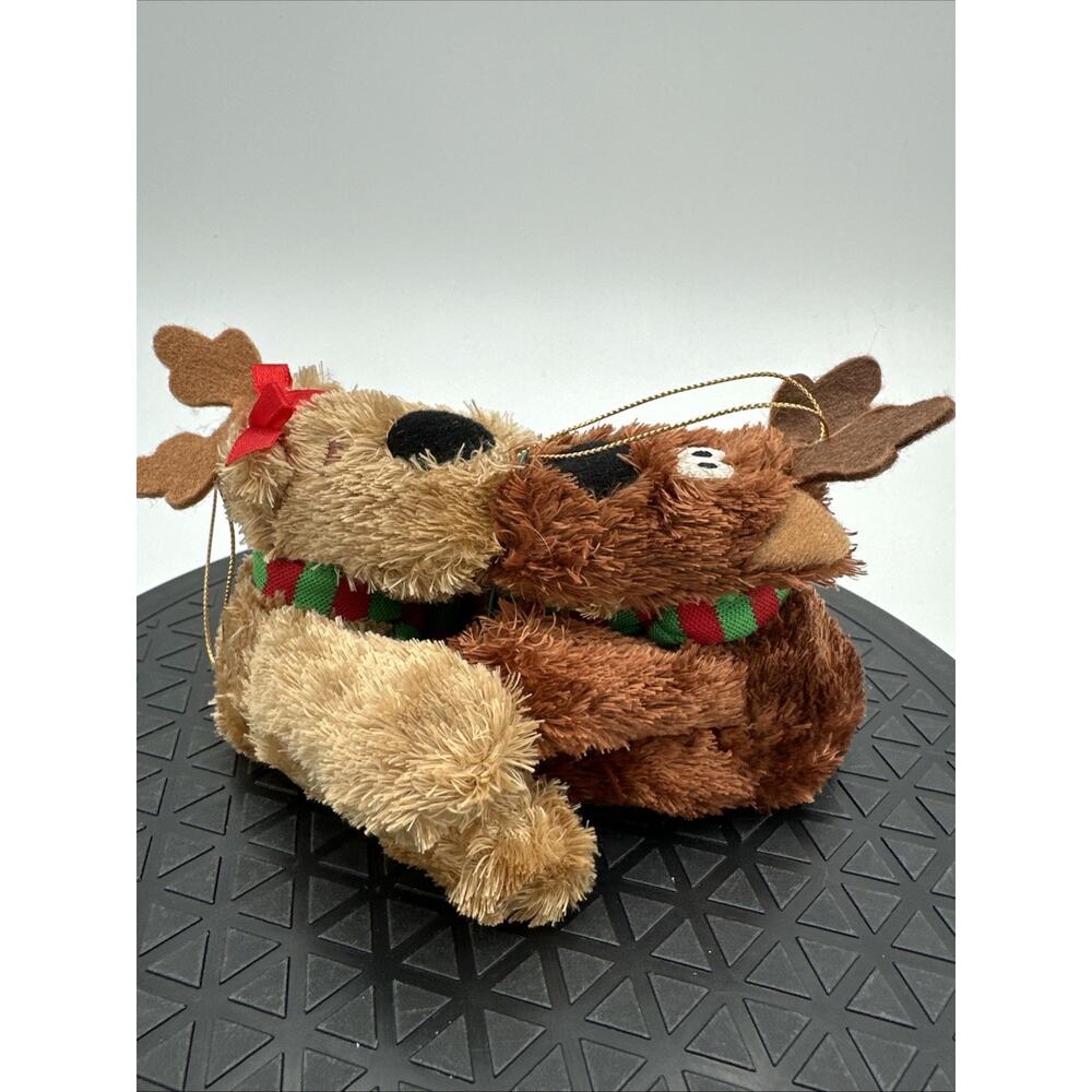 Hallmark Rodney & Rhonda Kissing Reindeers Plush Magnetic Ornaments Lip No Tags